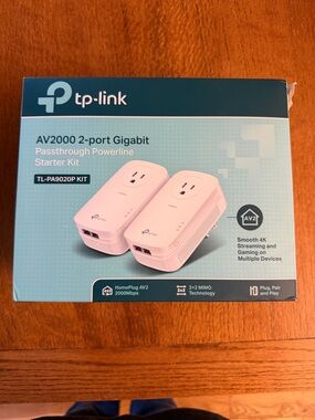 TP-Link AV2000 2-port Gigabit Passthrough Power line Starter Kit
